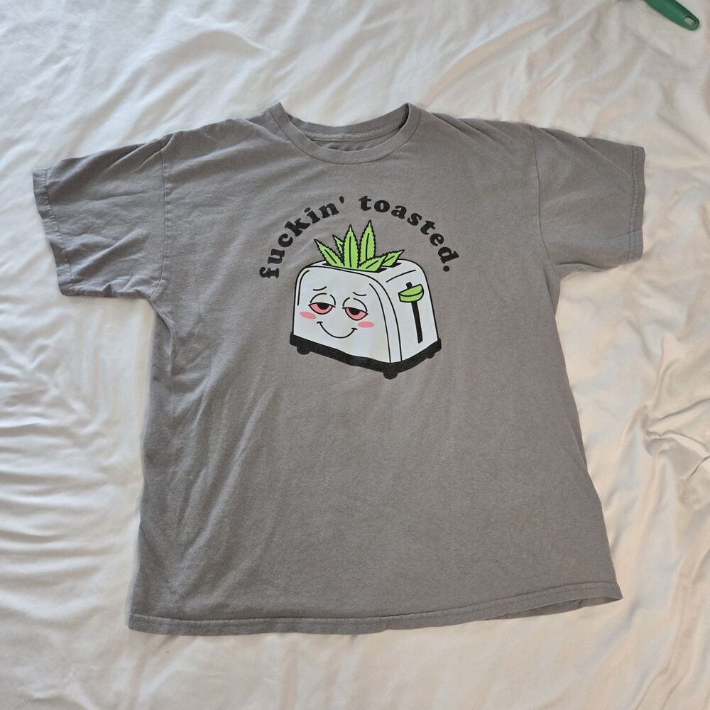 Spencers Gray Weed Toasted Graphic T-Shirt Men’s Size Large Funny Curse Word